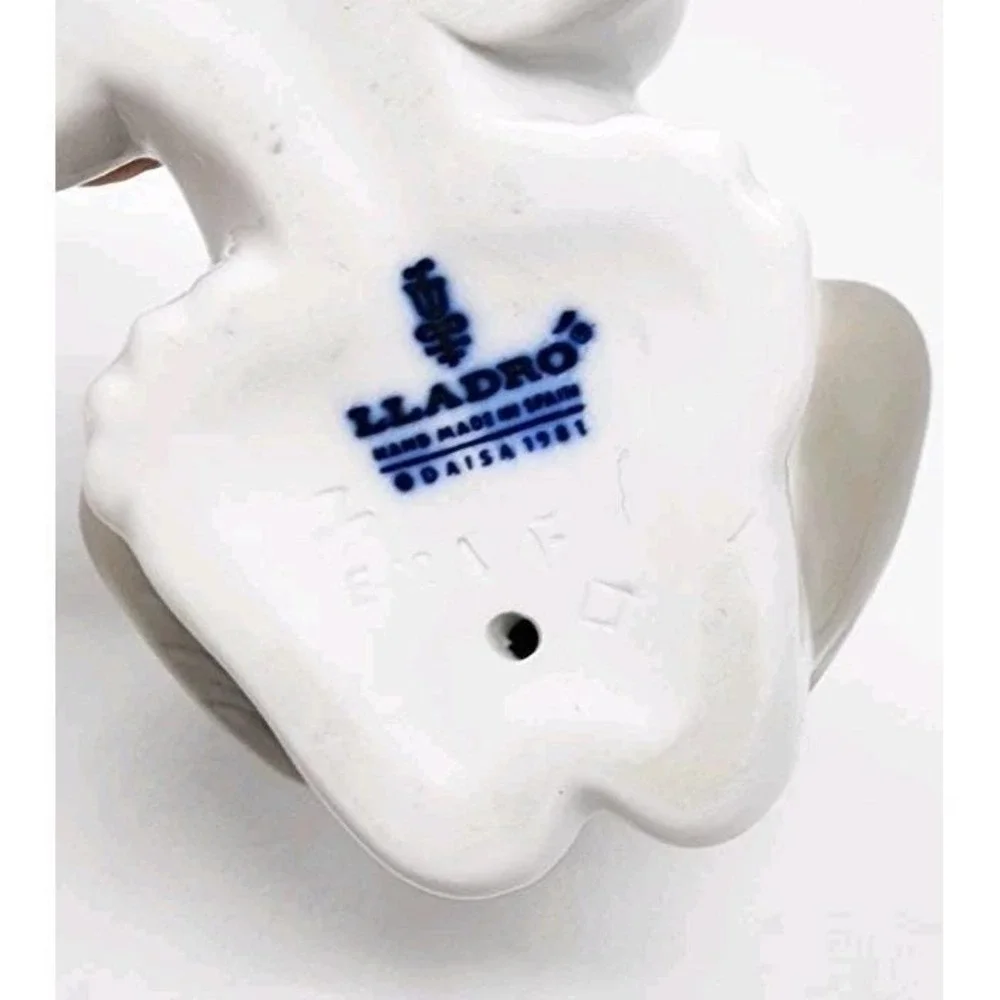 1981 Lladro Attentive Cat Kitty Porcelain Figurine Glossy Made in Spain 4